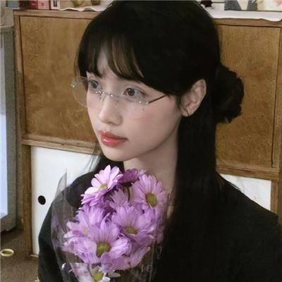 黑夜里的眼睛